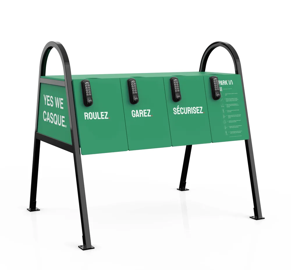 Park'Easy habillée en vert : « Yes we casque. »